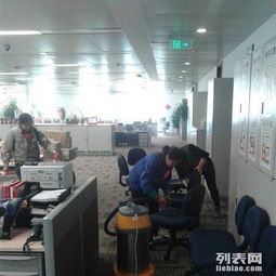 專業(yè)保潔二十年，信賴之選 開荒保潔、商務(wù)辦公、工廠學(xué)校等全方位服務(wù)與咨詢