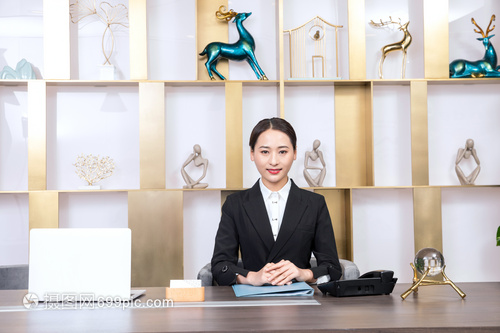 光影之間，溫暖留駐 前臺(tái)服務(wù)人員的攝影服務(wù)藝術(shù)